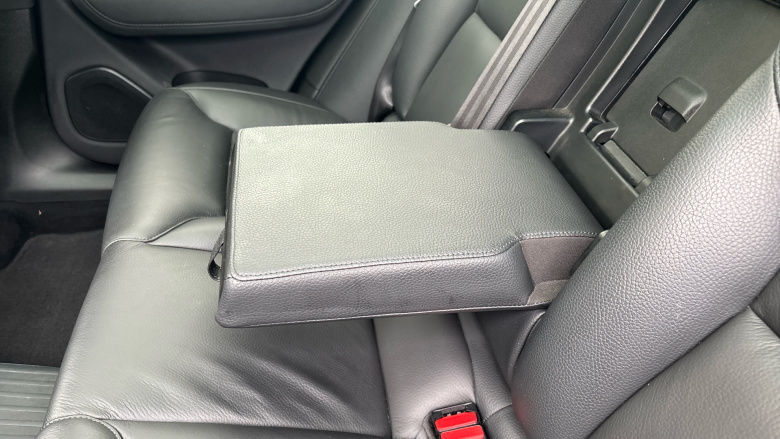 Volvo XC60 2.0 T6 [350] RC PHEV Plus Dark 5dr AWD Geartronic Estate